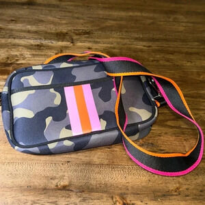 Parker & Hyde East West Camo Neoprene Crossbody Pink/Orange Cell Phone Bag